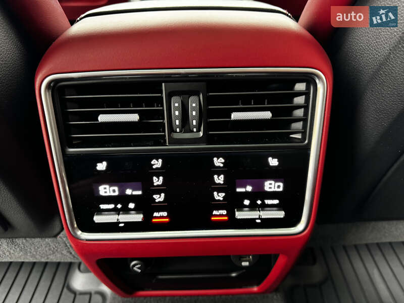 Внедорожник / Кроссовер Porsche Cayenne 2019 в Киеве