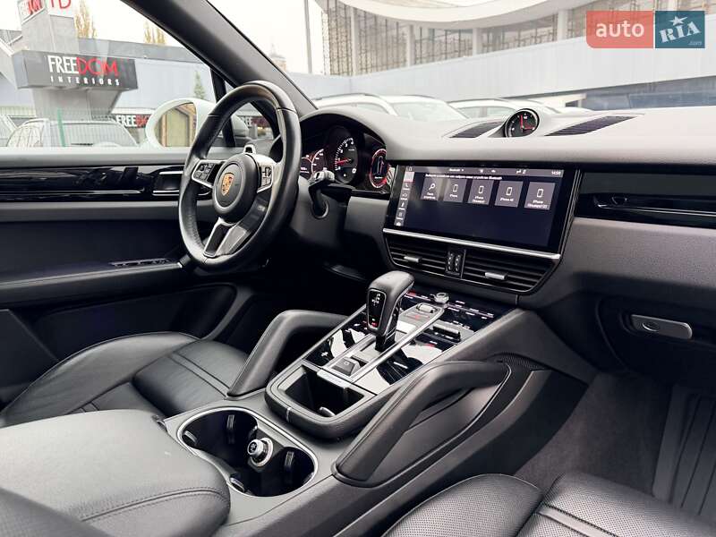 Внедорожник / Кроссовер Porsche Cayenne 2018 в Киеве фото 34 Внедорожник / Кроссовер Porsche Cayenne 2018 в Киеве