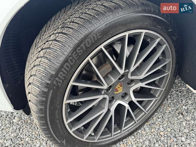 Внедорожник / Кроссовер Porsche Cayenne 2018 в Тернополе