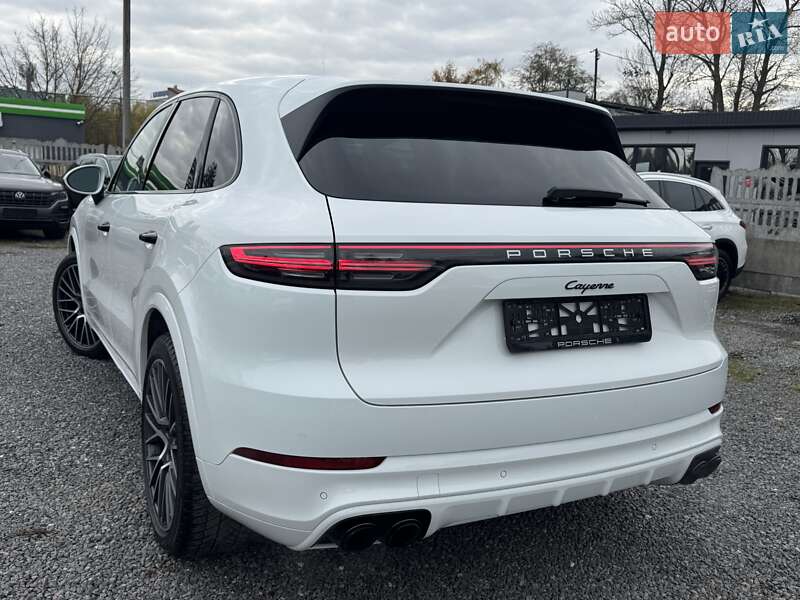 Внедорожник / Кроссовер Porsche Cayenne 2018 в Тернополе