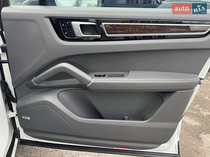 Внедорожник / Кроссовер Porsche Cayenne 2018 в Тернополе