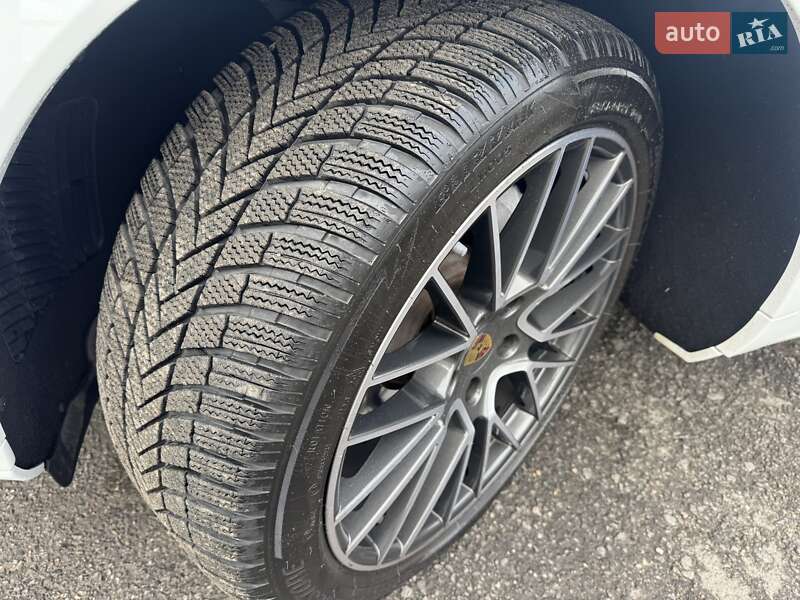 Внедорожник / Кроссовер Porsche Cayenne 2018 в Тернополе