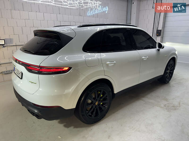 Внедорожник / Кроссовер Porsche Cayenne 2018 в Киеве