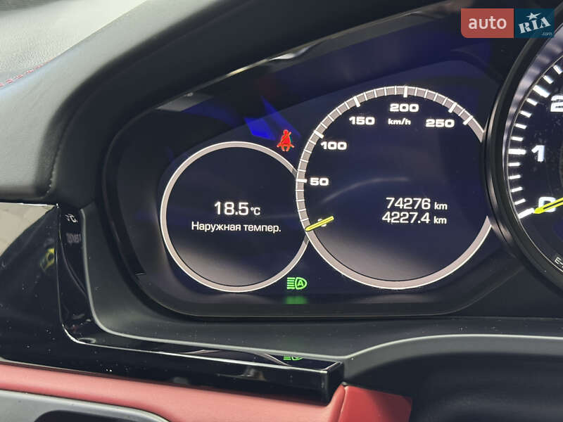 Внедорожник / Кроссовер Porsche Cayenne 2018 в Киеве