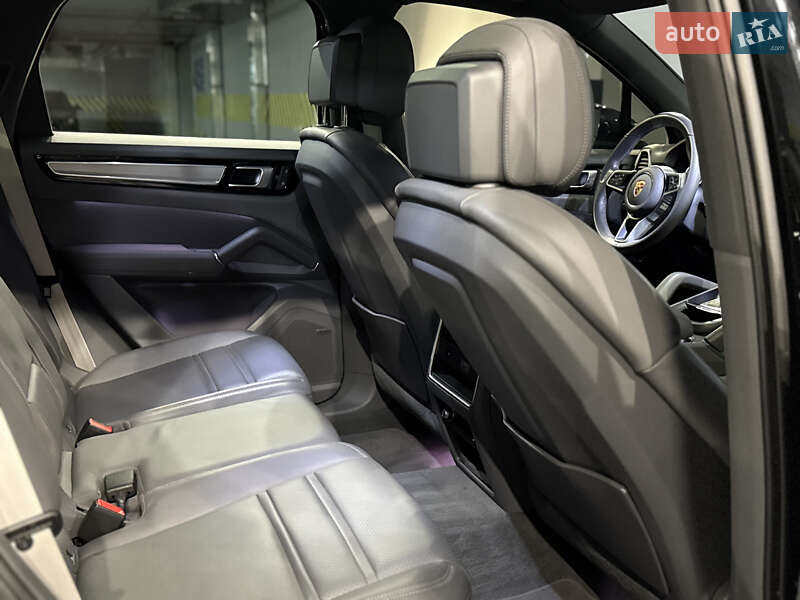 Позашляховик / Кросовер Porsche Cayenne 2022 в Одесі