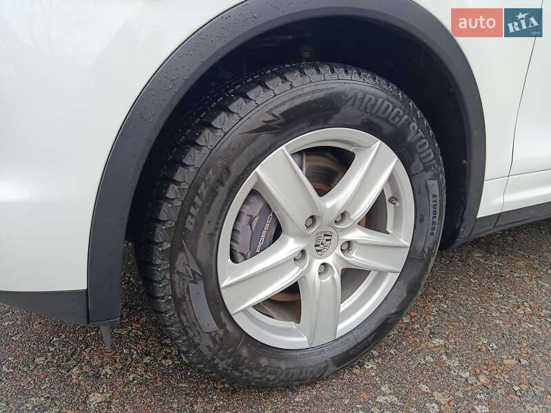 Внедорожник / Кроссовер Porsche Cayenne 2012 в Киеве фото 12 Внедорожник / Кроссовер Porsche Cayenne 2012 в Киеве