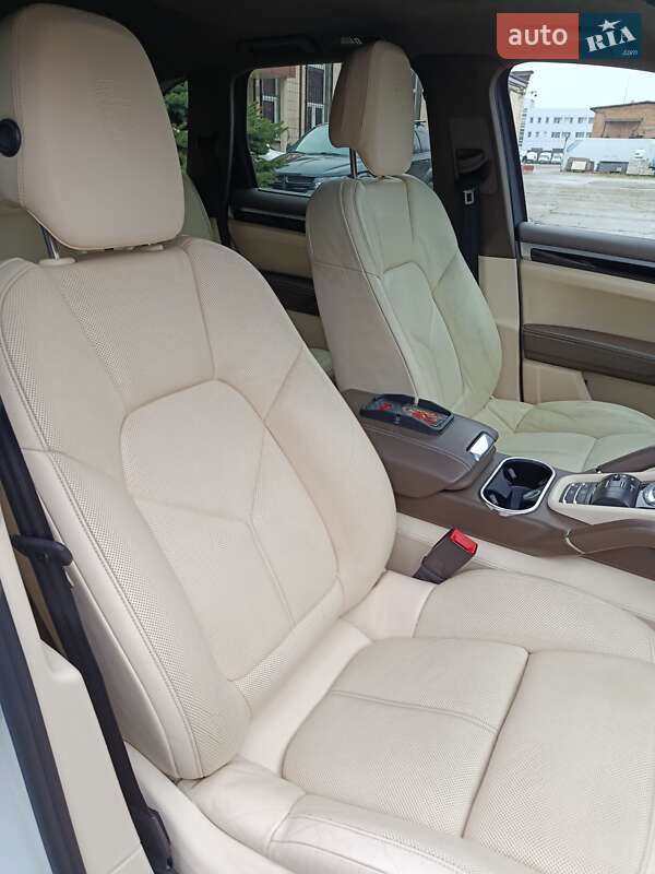 Внедорожник / Кроссовер Porsche Cayenne 2012 в Киеве фото 21 Внедорожник / Кроссовер Porsche Cayenne 2012 в Киеве
