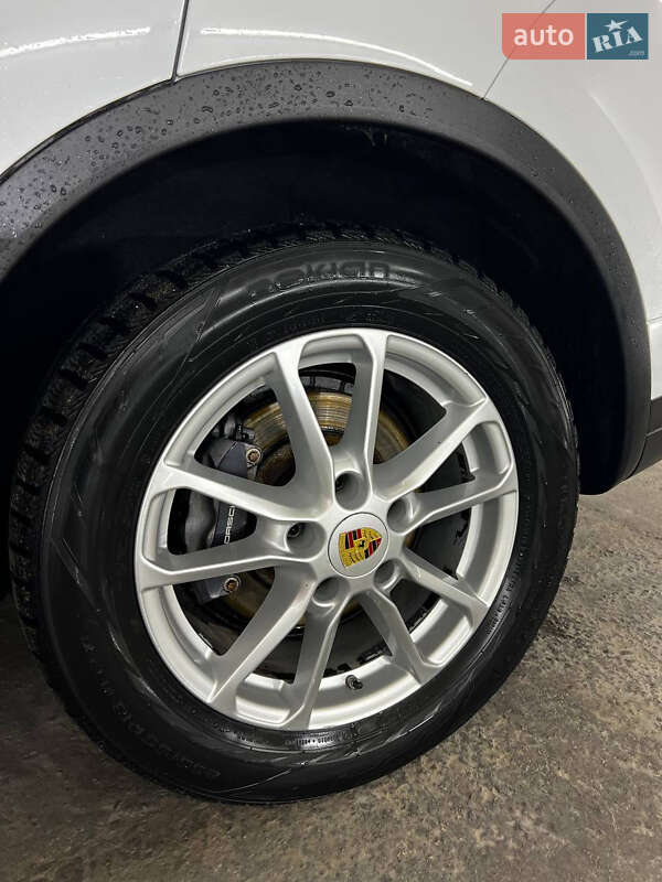 Внедорожник / Кроссовер Porsche Cayenne 2015 в Виннице