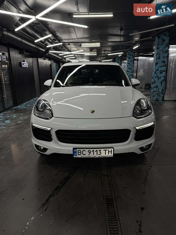 Позашляховик / Кросовер Porsche Cayenne 2014 в Києві