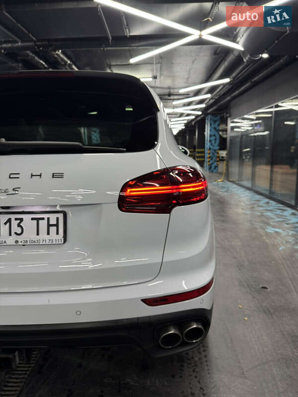 Позашляховик / Кросовер Porsche Cayenne 2014 в Києві