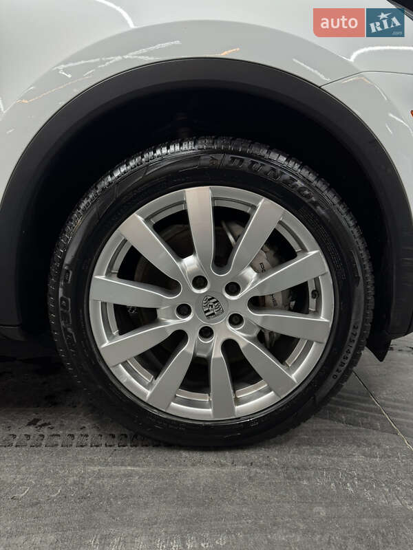 Позашляховик / Кросовер Porsche Cayenne 2014 в Києві