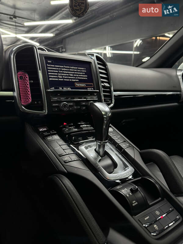 Позашляховик / Кросовер Porsche Cayenne 2014 в Києві