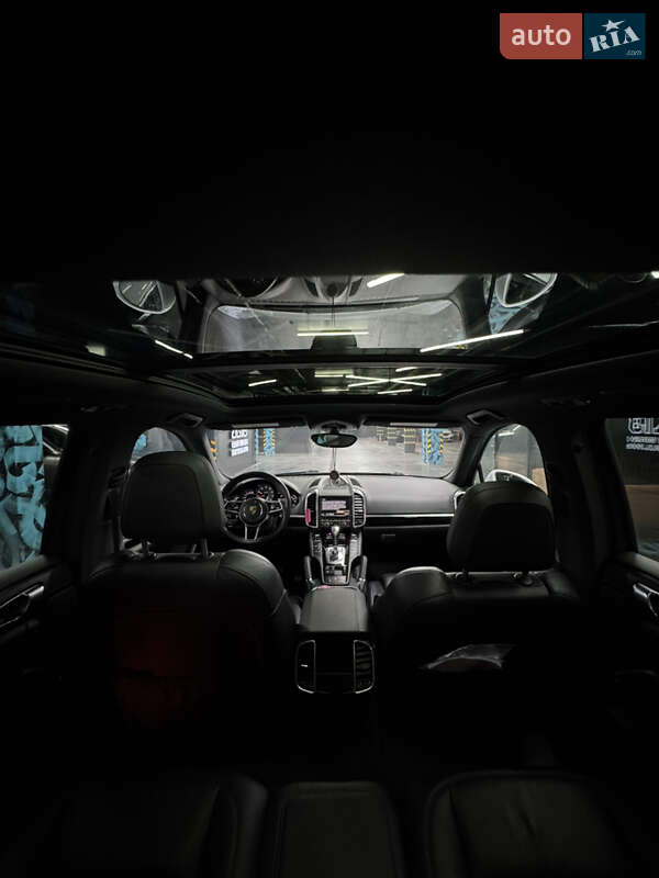 Позашляховик / Кросовер Porsche Cayenne 2014 в Києві