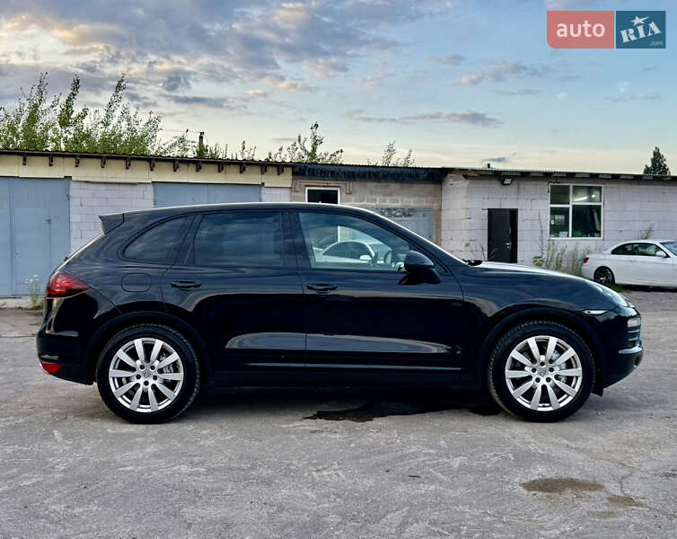 Внедорожник / Кроссовер Porsche Cayenne 2011 в Ровно