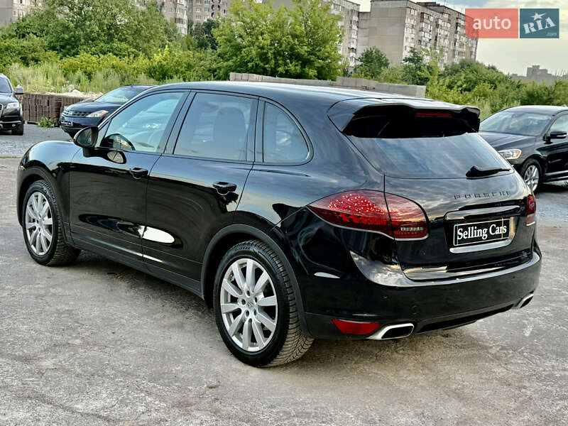 Внедорожник / Кроссовер Porsche Cayenne 2011 в Ровно