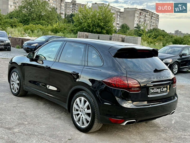 Внедорожник / Кроссовер Porsche Cayenne 2011 в Ровно