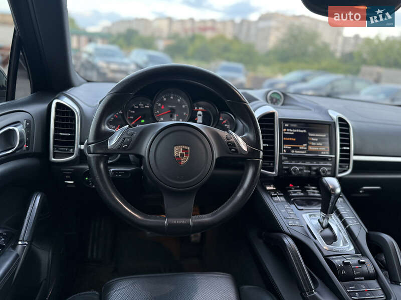 Внедорожник / Кроссовер Porsche Cayenne 2011 в Ровно