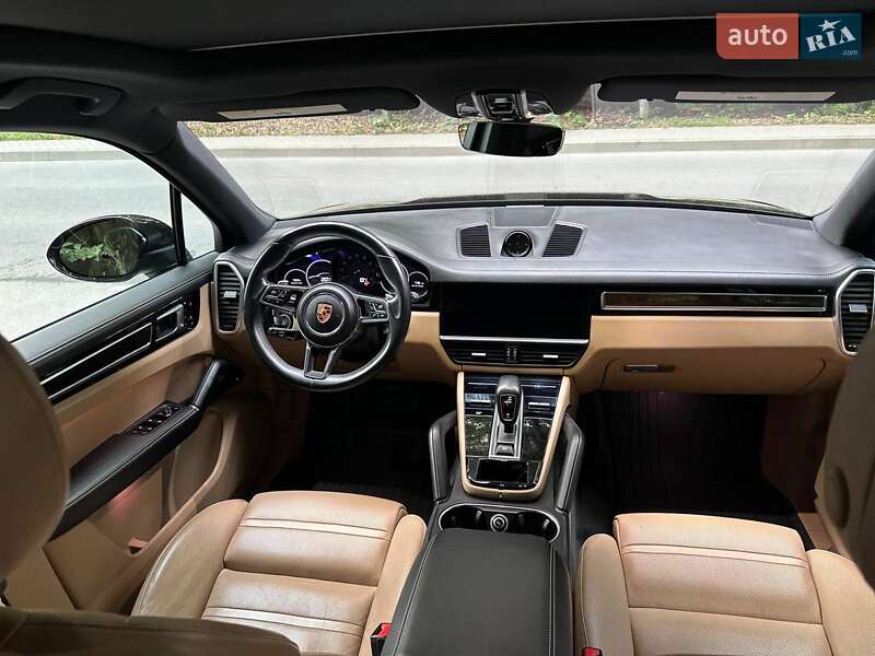 Позашляховик / Кросовер Porsche Cayenne 2018 в Львові