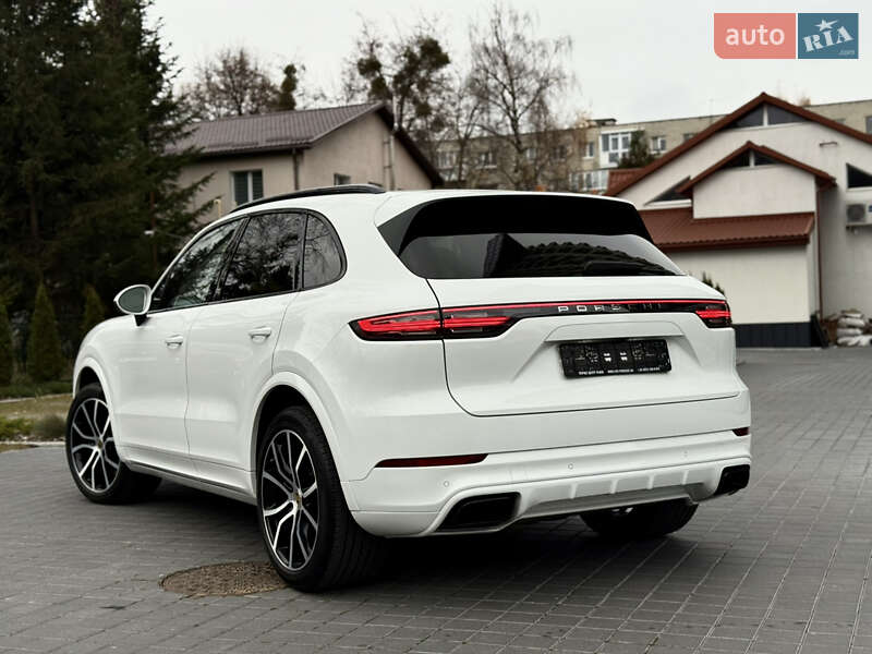 Внедорожник / Кроссовер Porsche Cayenne 2021 в Львове