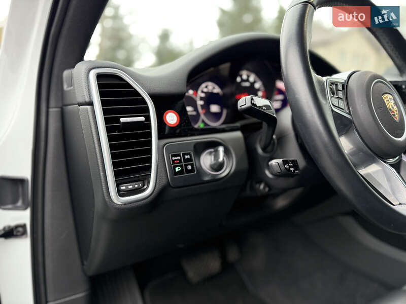 Внедорожник / Кроссовер Porsche Cayenne 2021 в Львове