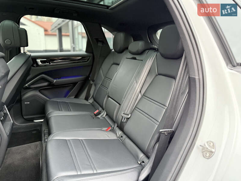 Внедорожник / Кроссовер Porsche Cayenne 2021 в Львове