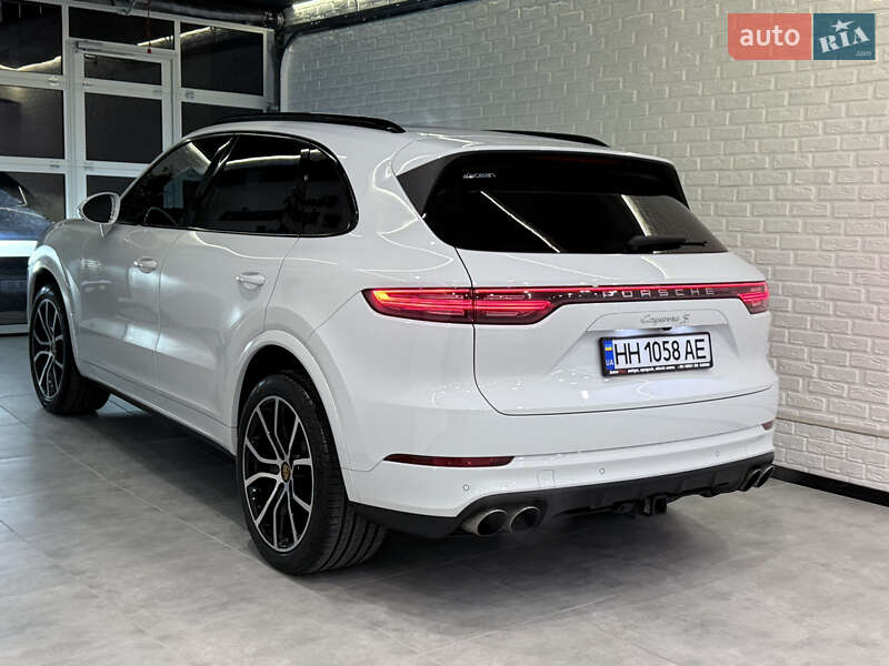 Позашляховик / Кросовер Porsche Cayenne 2020 в Одесі