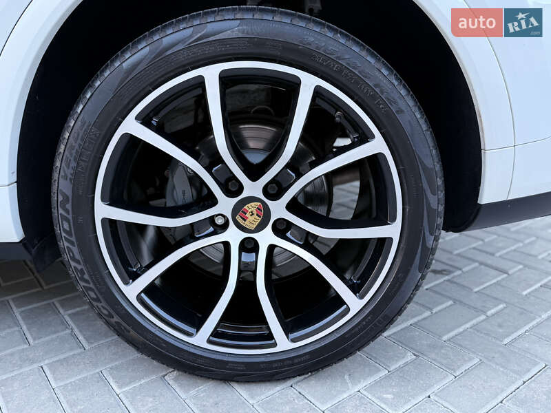 Позашляховик / Кросовер Porsche Cayenne 2020 в Одесі