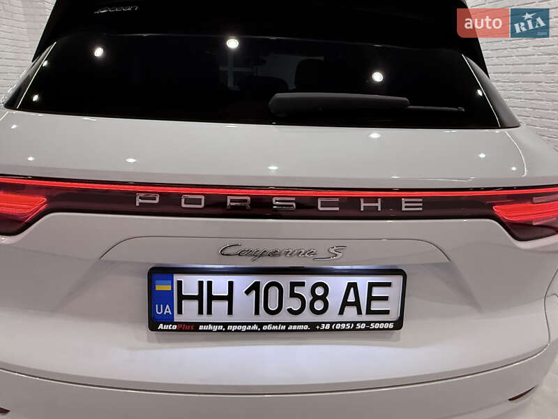 Позашляховик / Кросовер Porsche Cayenne 2020 в Одесі