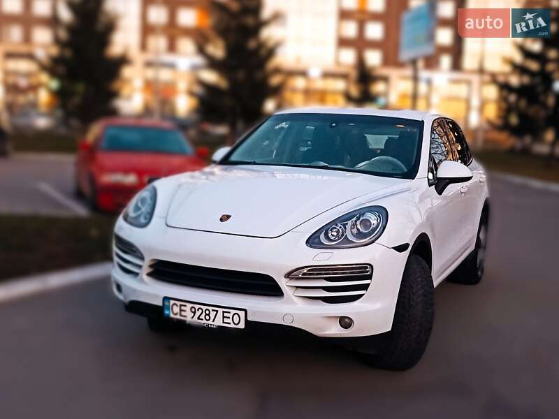 Внедорожник / Кроссовер Porsche Cayenne 2012 в Черновцах