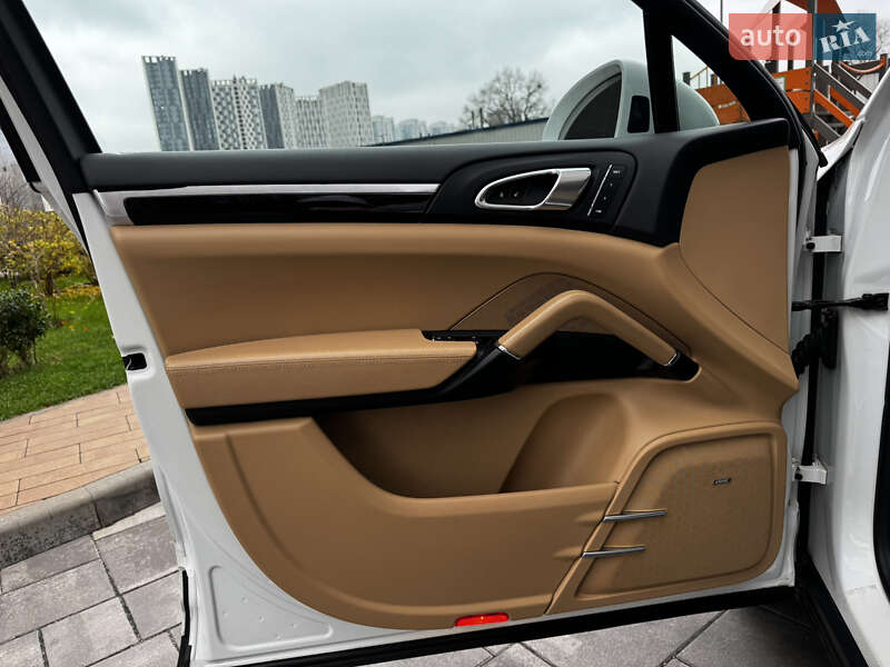 Позашляховик / Кросовер Porsche Cayenne 2017 в Києві