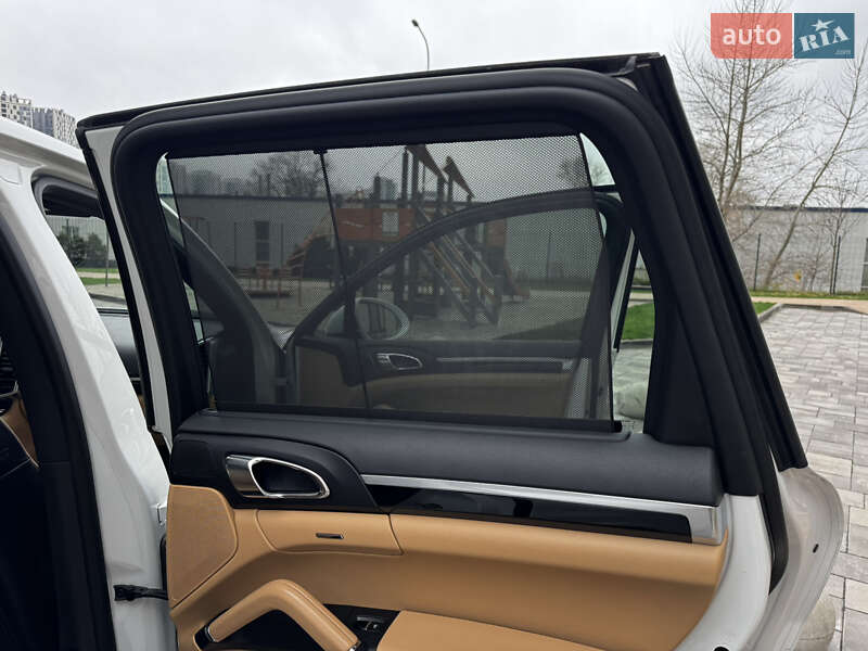 Позашляховик / Кросовер Porsche Cayenne 2017 в Києві