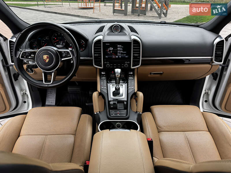 Позашляховик / Кросовер Porsche Cayenne 2017 в Києві