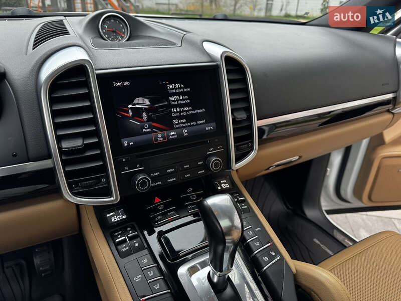 Позашляховик / Кросовер Porsche Cayenne 2017 в Києві