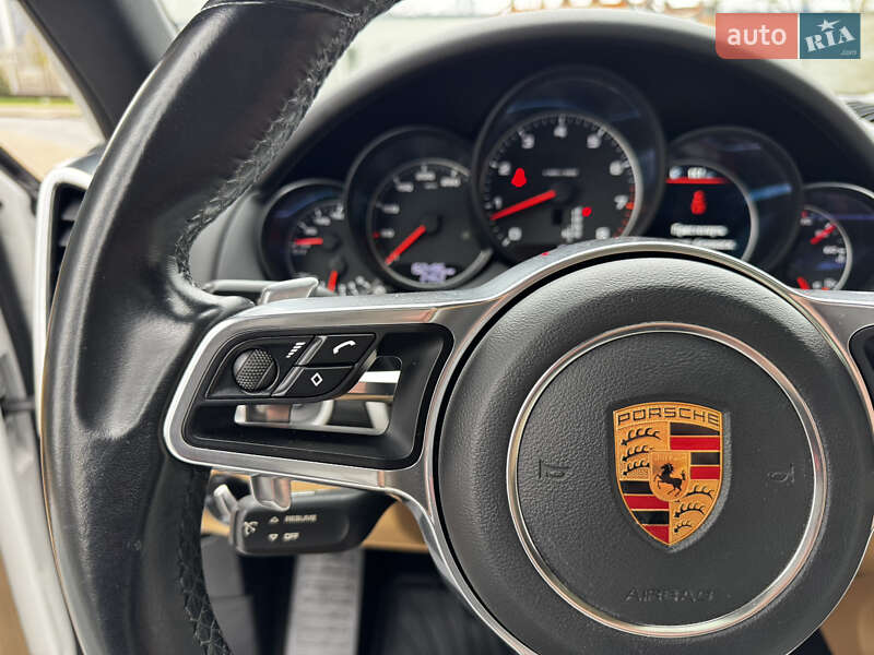 Позашляховик / Кросовер Porsche Cayenne 2017 в Києві