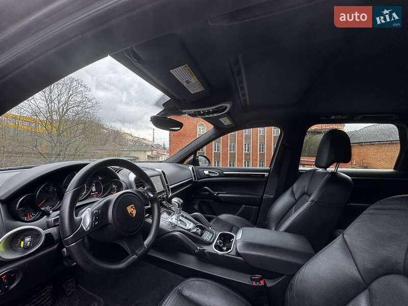 Внедорожник / Кроссовер Porsche Cayenne 2013 в Каменец-Подольском