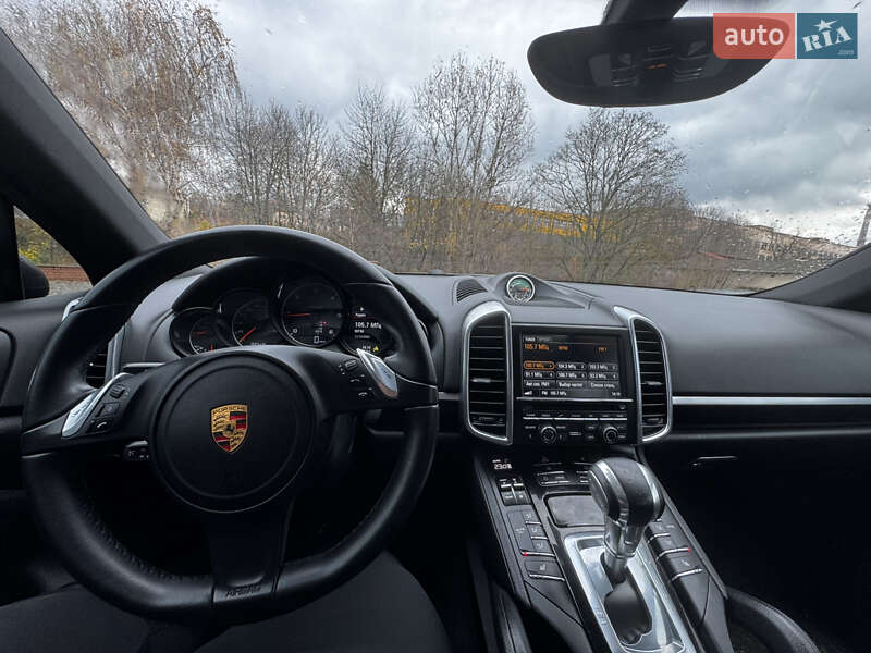 Внедорожник / Кроссовер Porsche Cayenne 2013 в Каменец-Подольском