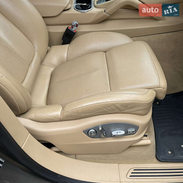 Позашляховик / Кросовер Porsche Cayenne 2012 в Києві