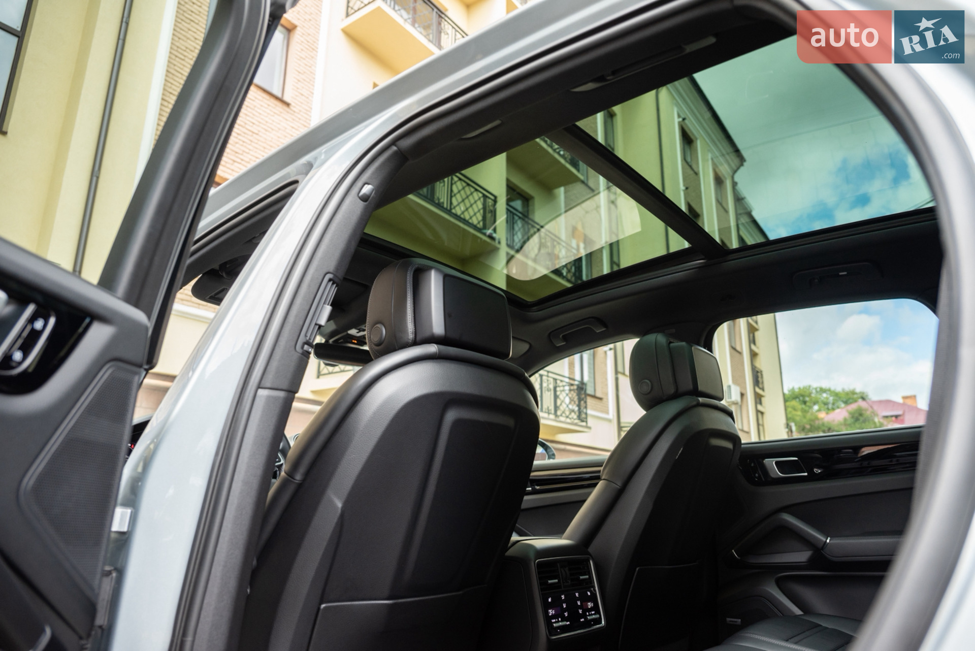 2020 Porsche Cayenne - мініатюра 20