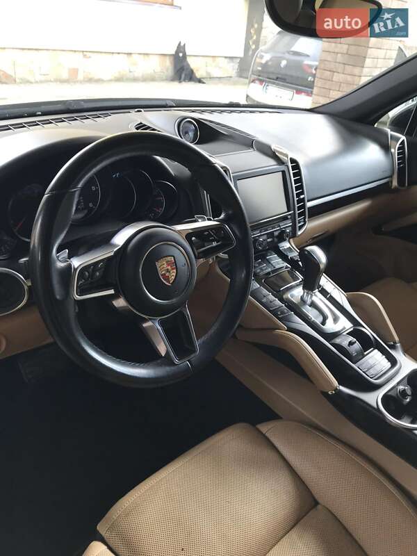 Внедорожник / Кроссовер Porsche Cayenne 2015 в Львове фото 17 Внедорожник / Кроссовер Porsche Cayenne 2015 в Львове
