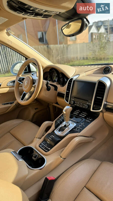 Позашляховик / Кросовер Porsche Cayenne 2016 в Броварах фото 18 Позашляховик / Кросовер Porsche Cayenne 2016 в Броварах