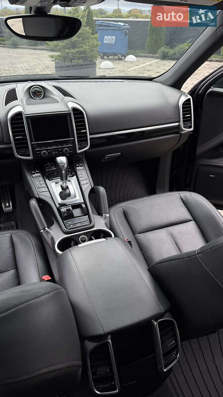 Позашляховик / Кросовер Porsche Cayenne 2013 в Хусті