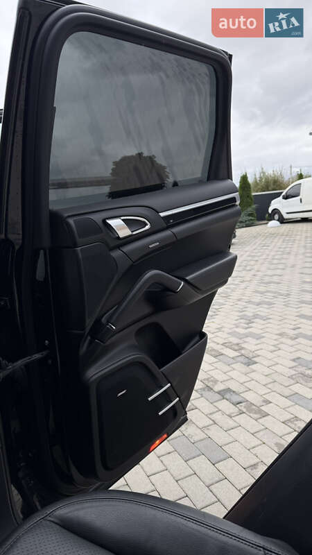 Позашляховик / Кросовер Porsche Cayenne 2013 в Хусті