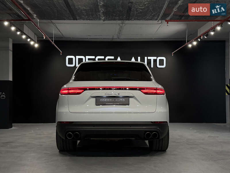 Позашляховик / Кросовер Porsche Cayenne 2021 в Одесі