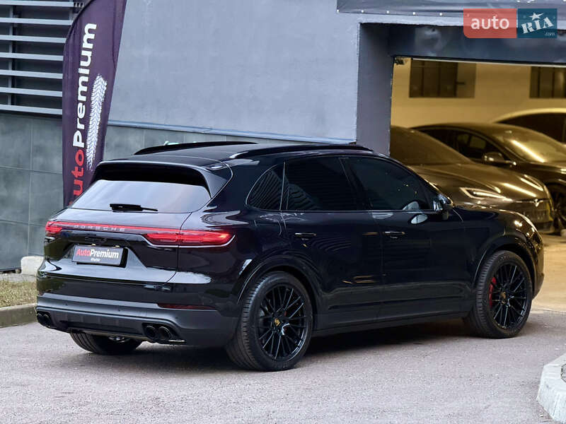 Позашляховик / Кросовер Porsche Cayenne 2017 в Харкові
