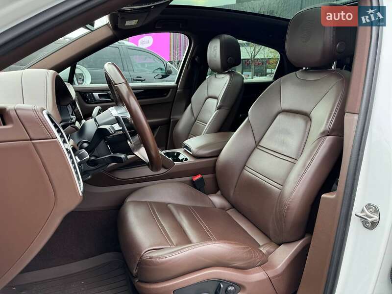 Позашляховик / Кросовер Porsche Cayenne 2021 в Києві