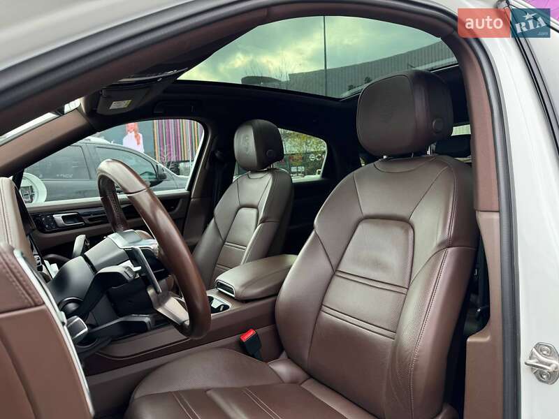 Позашляховик / Кросовер Porsche Cayenne 2021 в Києві