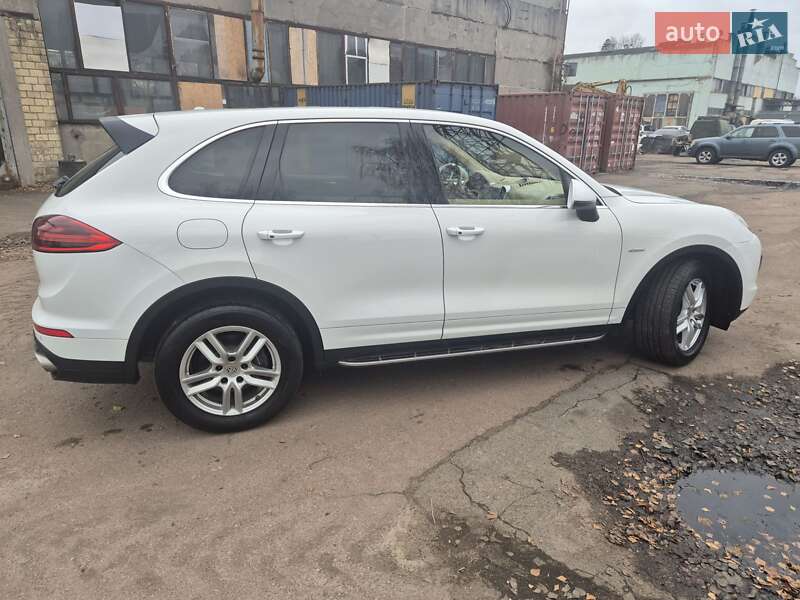Внедорожник / Кроссовер Porsche Cayenne 2014 в Киеве