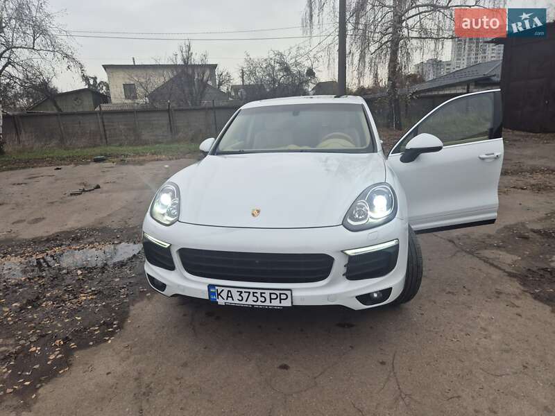 Внедорожник / Кроссовер Porsche Cayenne 2014 в Киеве