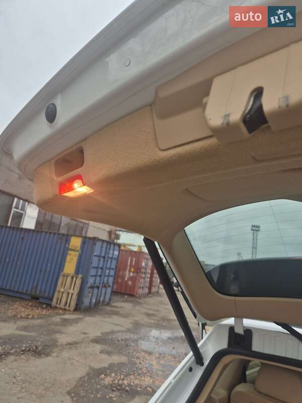 Внедорожник / Кроссовер Porsche Cayenne 2014 в Киеве