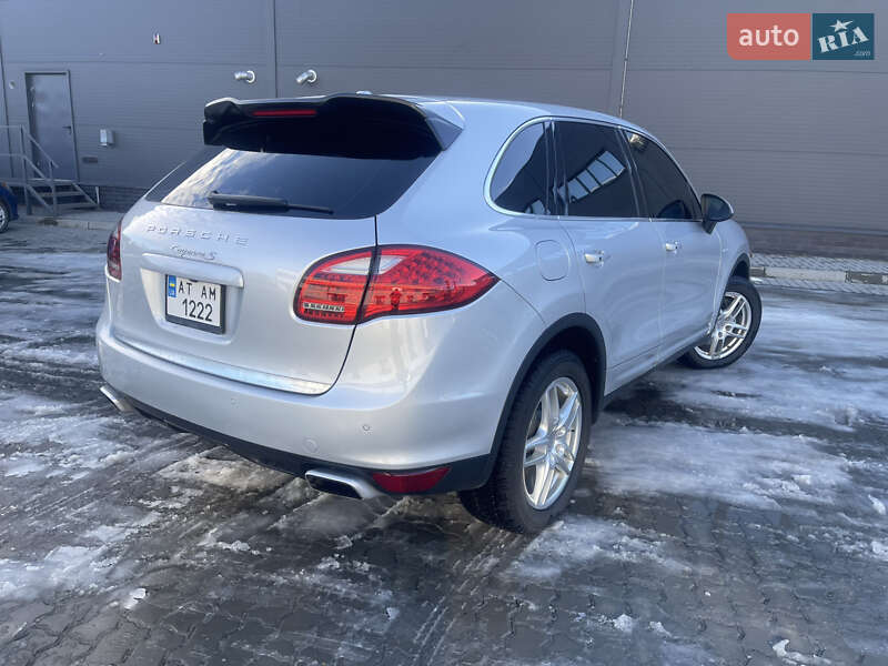Позашляховик / Кросовер Porsche Cayenne 2013 в Бориславі